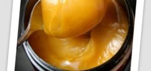 Le miel de Manuka est plus sombre et épaisse