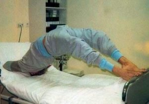 Convulsion, contraction involontaire et violente d'une partie ou de la totalité du corps