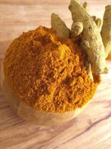 Quels sont les dangers et les effets indésirables du curcuma ? curcuma-danger